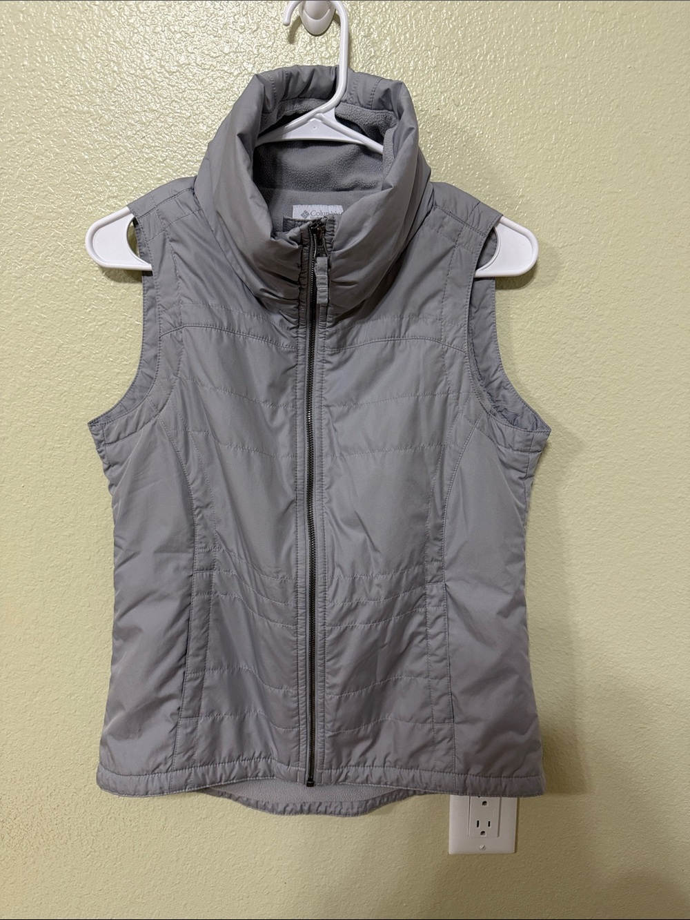 Columbia Women's Gray Quilted  Vest